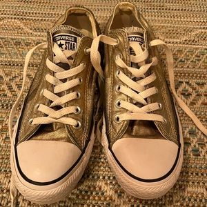 Gold converse